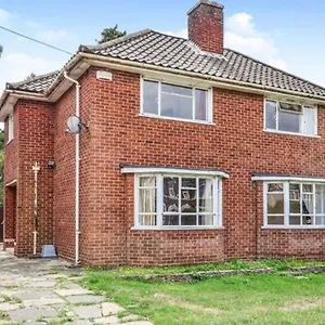 17 Howard Road. Holiday home Southampton